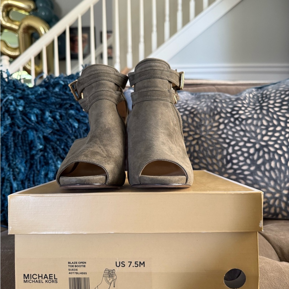 Michael Kors Blaze Open-Toe Suede High-Heel Booties Brown Olive Green Sz. 7.5 - Picture 4 of 7